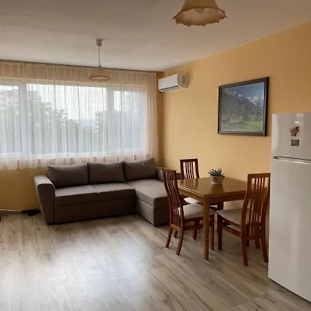 Sanik Apartment *